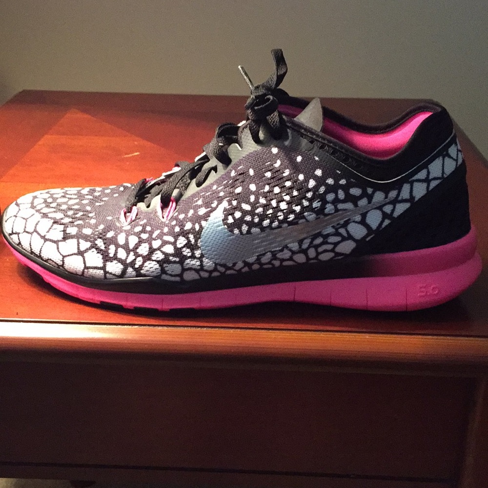 Nike tennis shoes